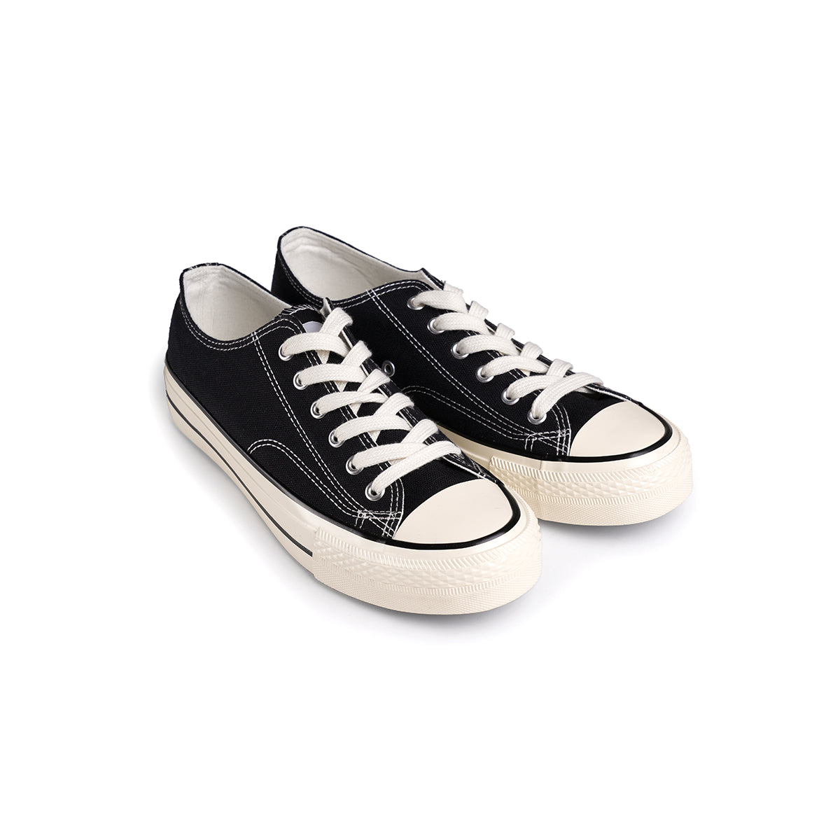 Classic canvas shoes hotsell